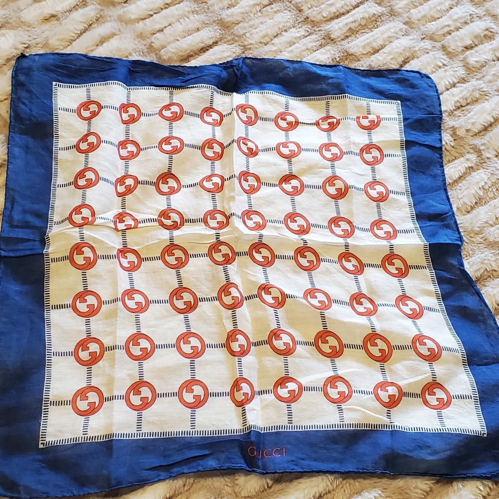 Gucci scarve
